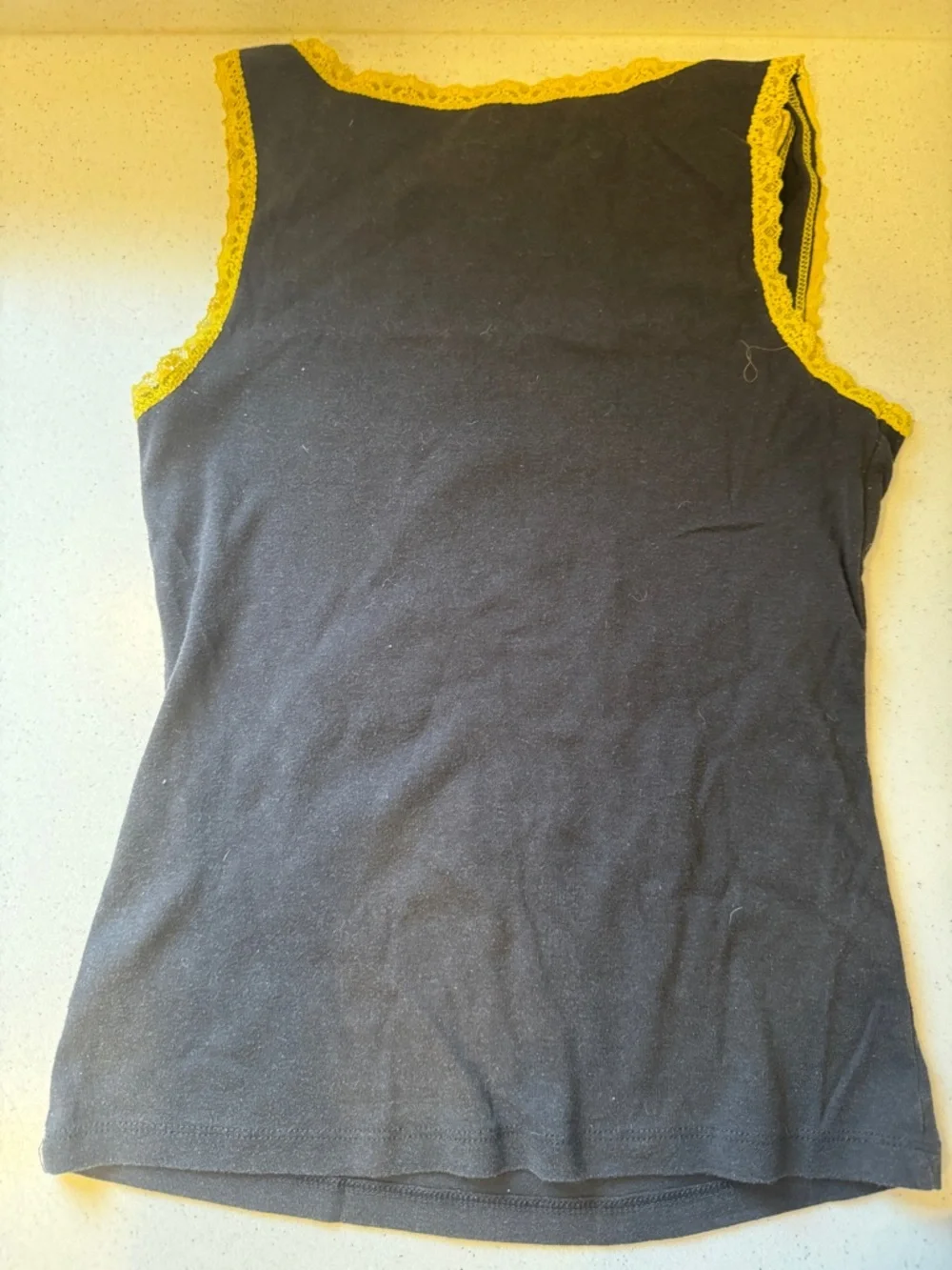 Warner Bros. Looney Tunes Black Tee with Yellow trim - Picture 4 of 4